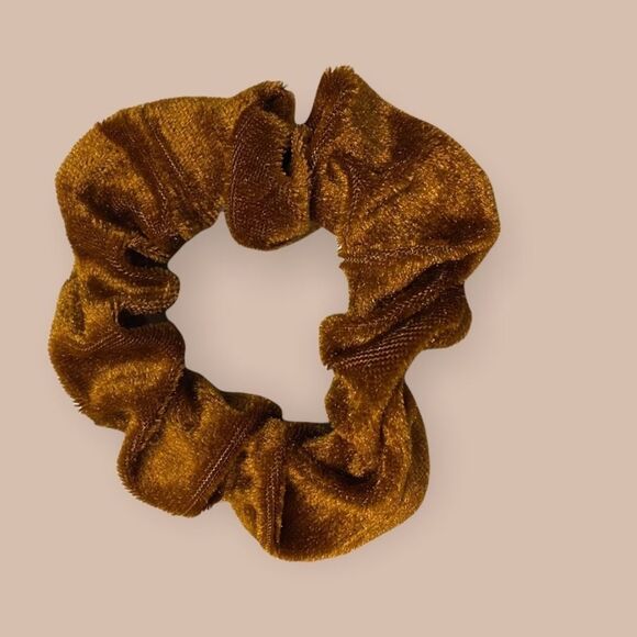 🆕 2/$20 Velvet Scrunchie Duo - Picture 2 of 3